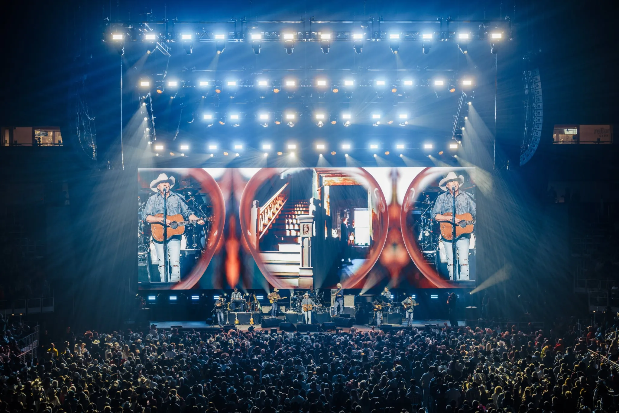 Alan Jackson Last Call Tour — stage visuals